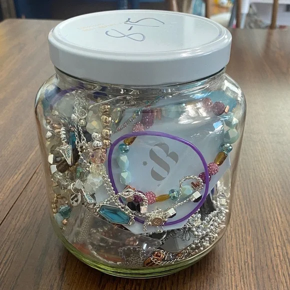 Mystery jewelry jar - Picture 1 of 3